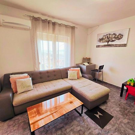 Lovely Apartments Senj セニ エクステリア 写真