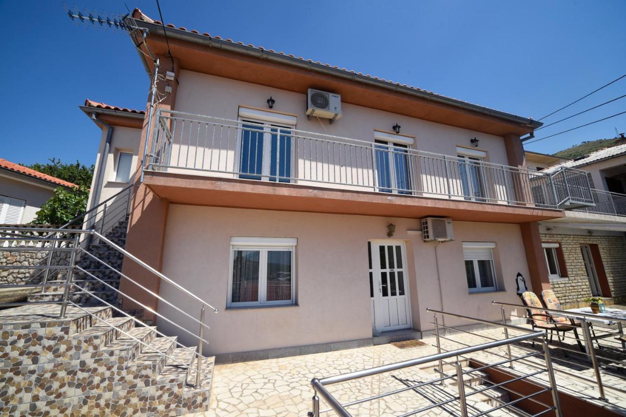 Lovely Apartments Senj セニ エクステリア 写真