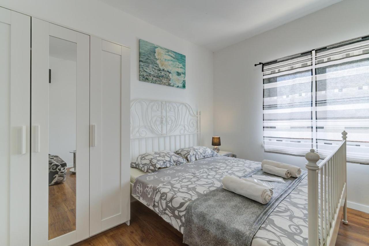 Lovely Apartments Senj セニ エクステリア 写真