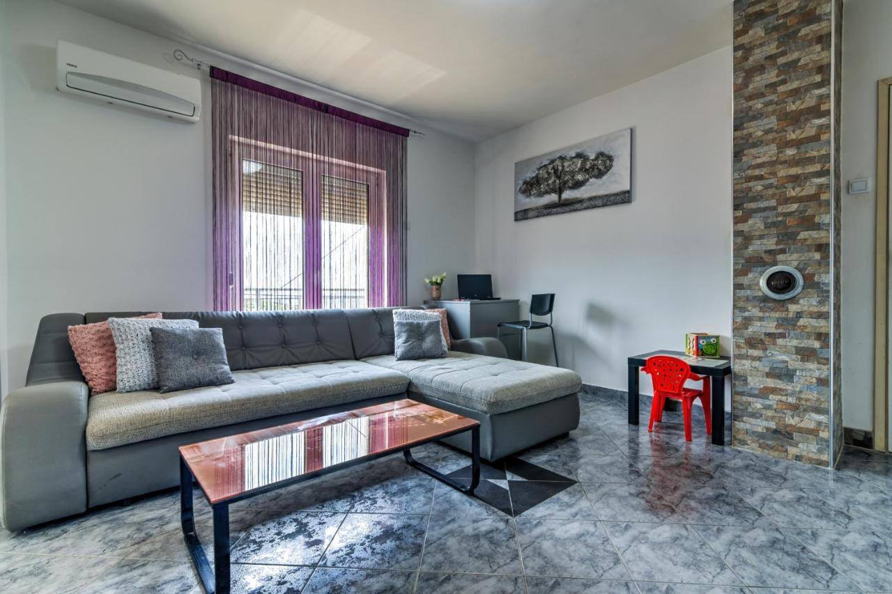 Lovely Apartments Senj セニ エクステリア 写真
